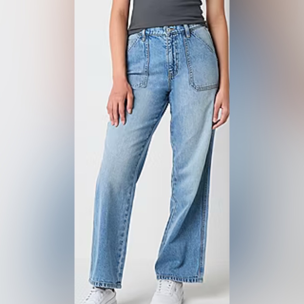 Arizona Jeans Women’s Button & Zipper Stretchy Denim Cargo Jeans Size 12 Short